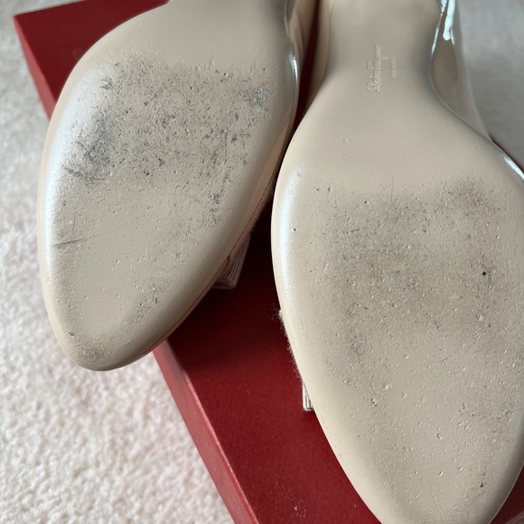 Authentic Salvatore Ferragamo Vara Bow Pump Shoe Size 8 - Picture 2 of 10